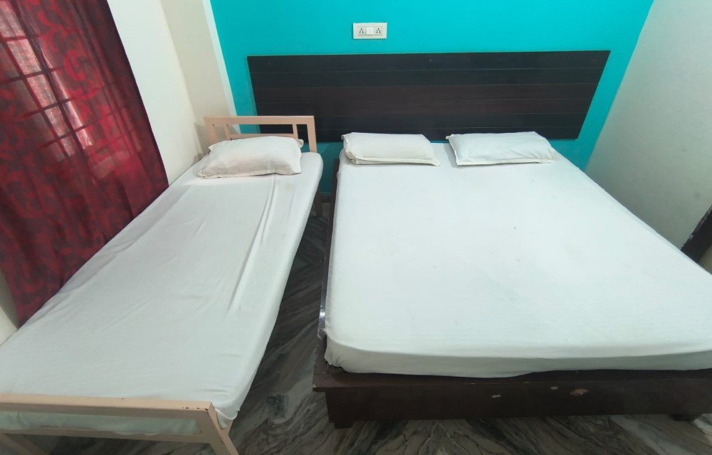 Kainaat Guest House