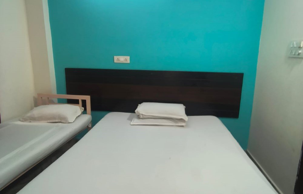 Kainaat Guest House
