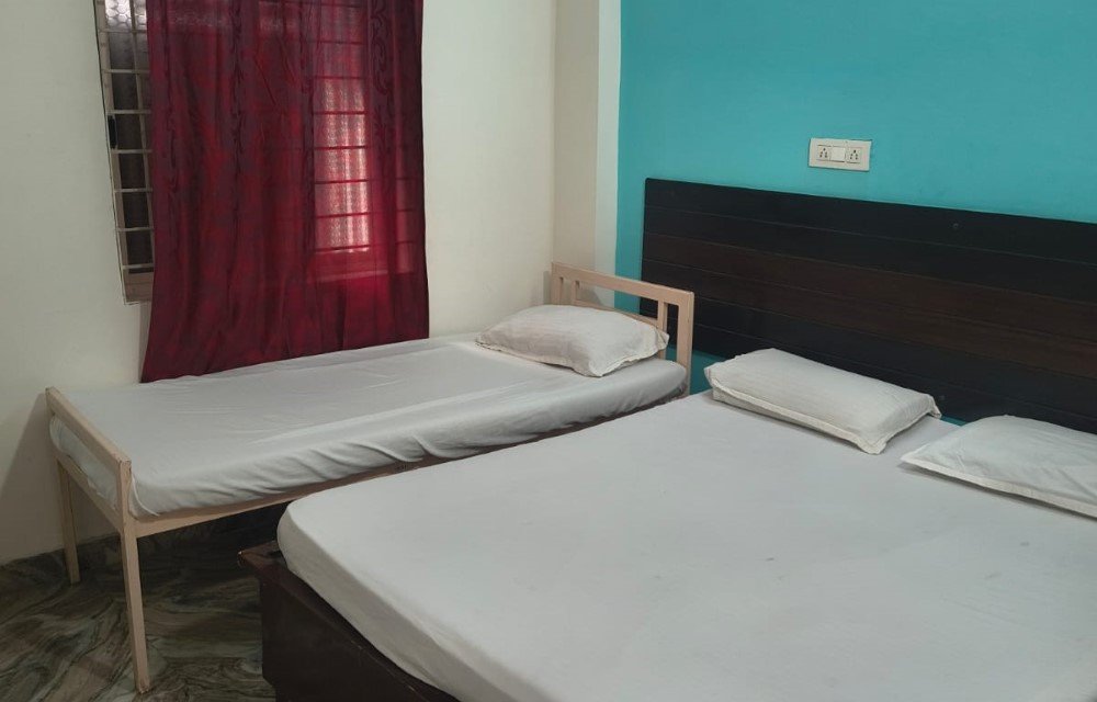 Kainaat Guest House
